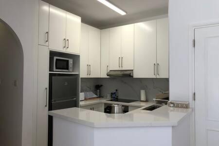 Kings Palace - Superb 2 Bed Ground Floor Apartment パ フォス エクステリア 写真